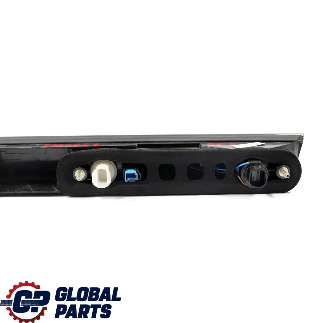 Heckleuchte Heckklappe Mitte 6908711 für BMW 7 er E65 E66 mit Teilenummer 7164747 BMW 7 er E65 E66 Heckleuchte Heckklappe Mitte 6908711 - SKU 7164747 - Teilenummer 7164747