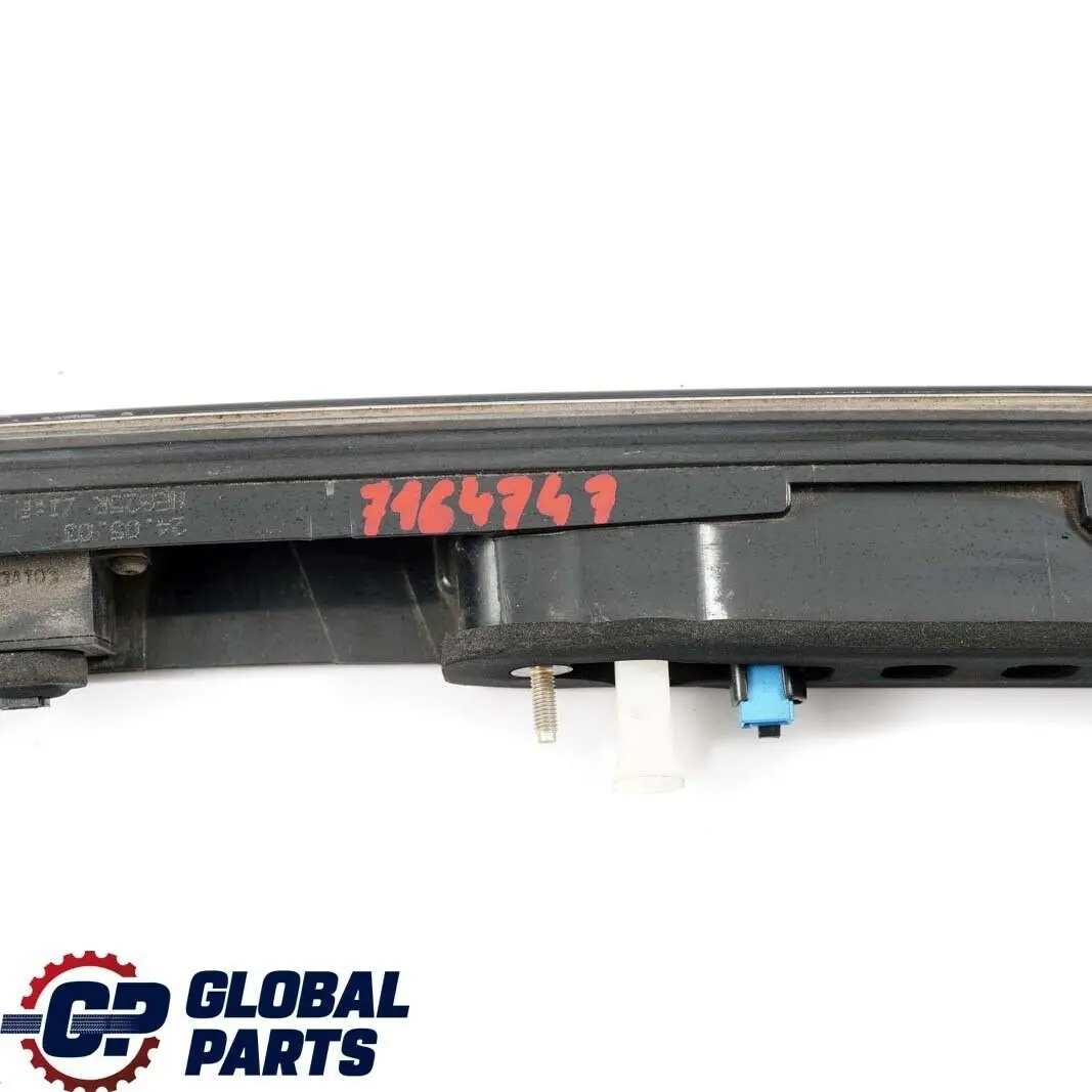 Centre Light In Trunk Lid License Plate Lamp Panel to BMW 7 Series E65 E66 Rear with Part number 7164747 BMW 7 Series E65 E66 Rear Centre Light In Trunk Lid License Plate Lamp Panel - SKU 7164747 - Part number 7164747