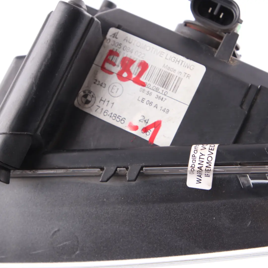 Lampa Halogen Światło Przeciwmgielne Prawy Przód do BMW E82 E88 o numerze 7164856 BMW E82 E88 Lampa Halogen Światło Przeciwmgielne Prawy Przód - SKU 7164856-1 - Numer Części 7164856