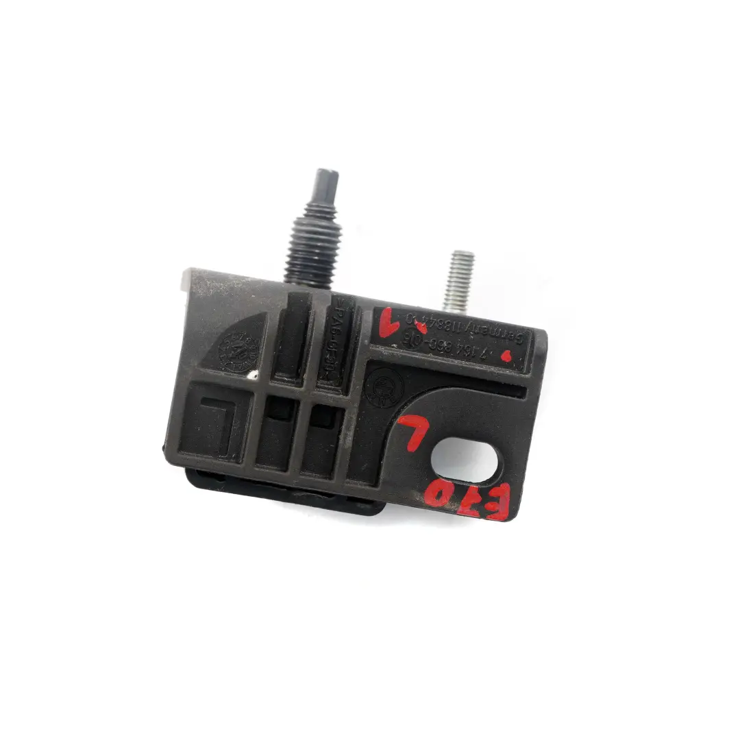 Portellone posteriore sinistro Coperchio bagagliaio Tappo paracolpi per BMW X5 E70 con numero di parte 7164860 BMW X5 E70 Portellone posteriore sinistro Coperchio bagagliaio Tappo paracolpi - SKU 7164860-1 - Numero di parte 7164860