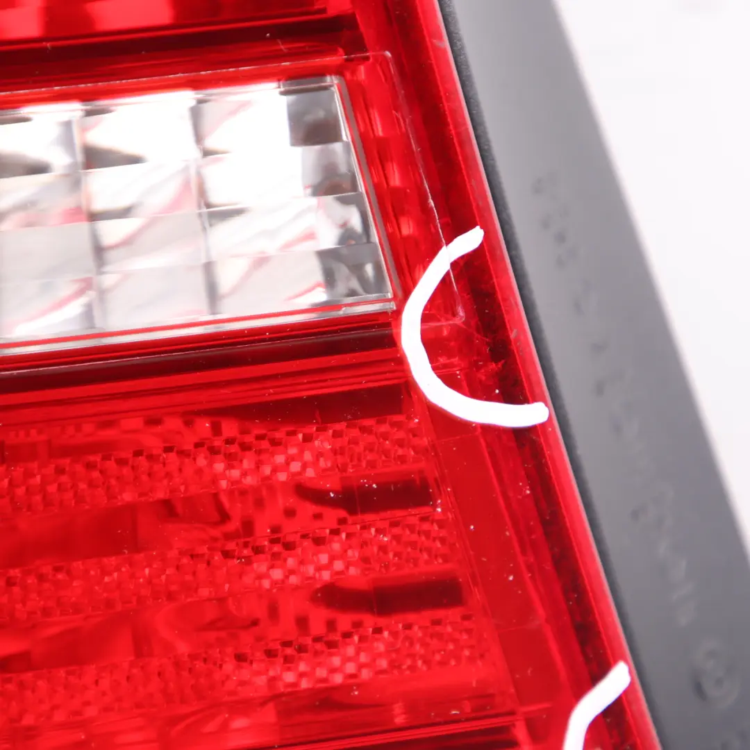 Lampa tylna lewa lewy tył do BMW E81 E87 LCI o numerze 7164955 BMW E81 E87 LCI Lampa tylna lewa lewy tył - SKU 7164955-1 - Numer Części 7164955