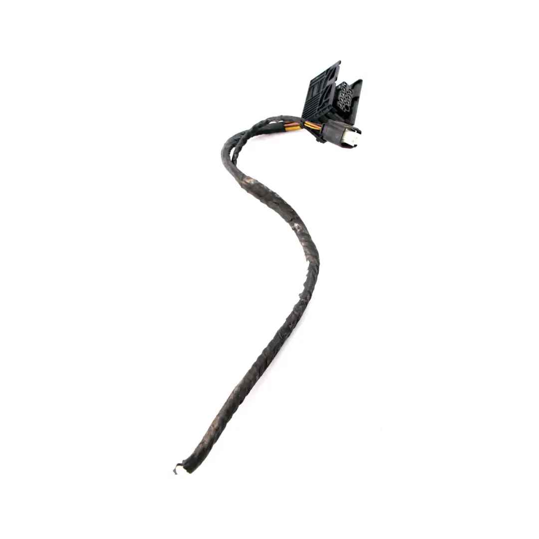 Headlight Headlamp Front Left N/S Lamp Plug Input Connector to BMW 5 E60 E61 with Part number 7165563 BMW 5 E60 E61 Headlight Headlamp Front Left N/S Lamp Plug Input Connector - SKU 7165563 - Part number 7165563