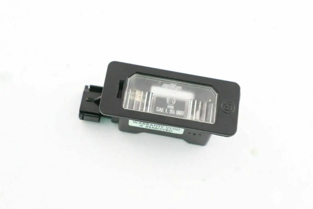 BMW 3 5 Serie E39 E60 E61 E71 E90 E91 E92 Eclairage de plaque d'immatriculat. - SKU 7165646-1 - Numéro de pièce 7165646
