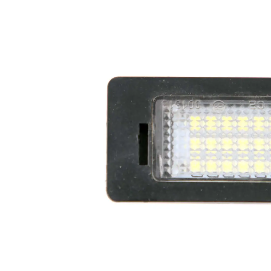 Lampe De Plaque D'immatriculation pour BMW E39 E60 E61 E71 E90 E91 E92 à propos du numéro de pièce 7165646 BMW E39 E60 E61 E71 E90 E91 E92 Lampe De Plaque D'immatriculation - SKU 7165646-2 - Numéro de pièce 7165646