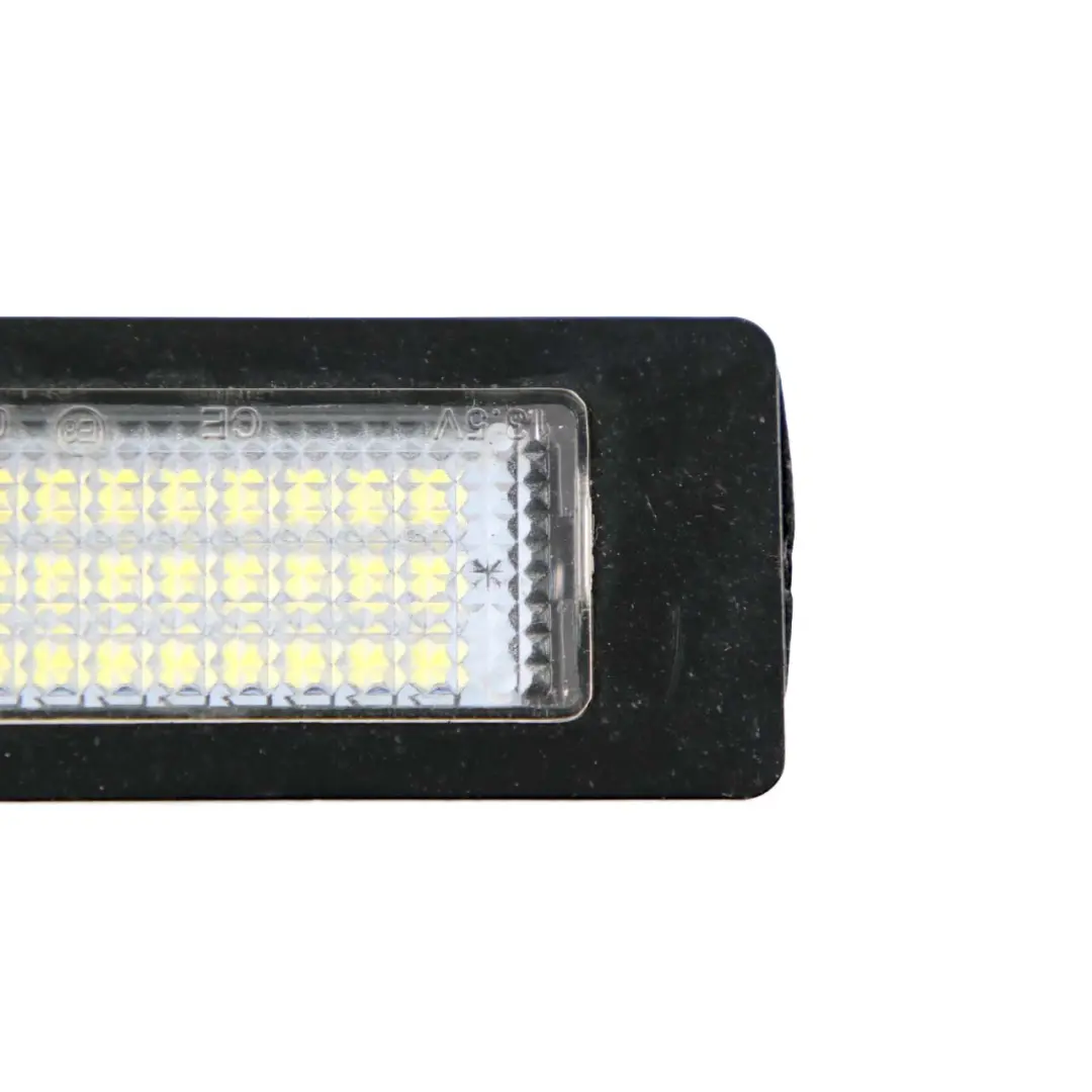 Lampe De Plaque D'immatriculation pour BMW E39 E60 E61 E71 E90 E91 E92 à propos du numéro de pièce 7165646 BMW E39 E60 E61 E71 E90 E91 E92 Lampe De Plaque D'immatriculation - SKU 7165646-2 - Numéro de pièce 7165646