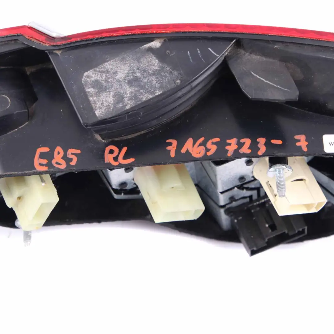 Light Lamp Left Rear N/S White Turn Indicator Titansilver to BMW Z4 Series E85 with Part number 7165729 BMW Z4 Series E85 Light Lamp Left Rear N/S White Turn Indicator Titansilver - SKU 7165729-TS - Part number 7165729