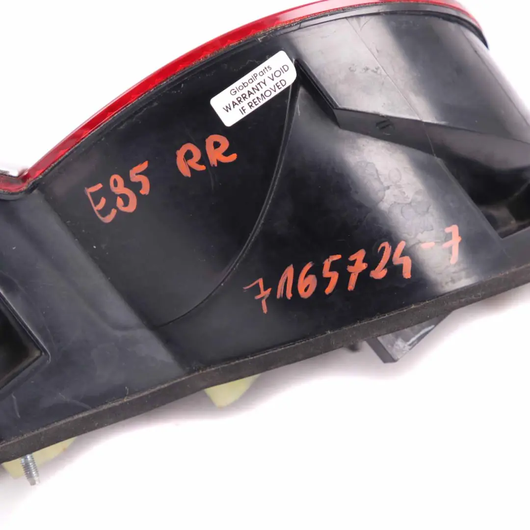 Lamp BMW Z4 E85 Light Right O/S White Turn Indicator Titansilver Strip to Rear with Part number 7165730 Rear Lamp BMW Z4 E85 Light Right O/S White Turn Indicator Titansilver Strip - SKU 7165730-TS - Part number 7165730