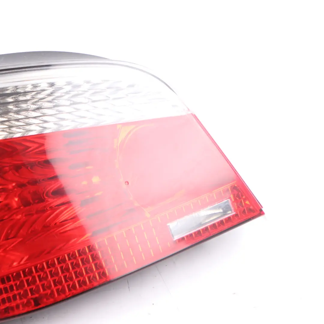 Feu arrière gauche arrière pour BMW E60 à propos du numéro de pièce 7165737 BMW E60 Feu arrière gauche arrière - SKU 7165737-1 - Numéro de pièce 7165737