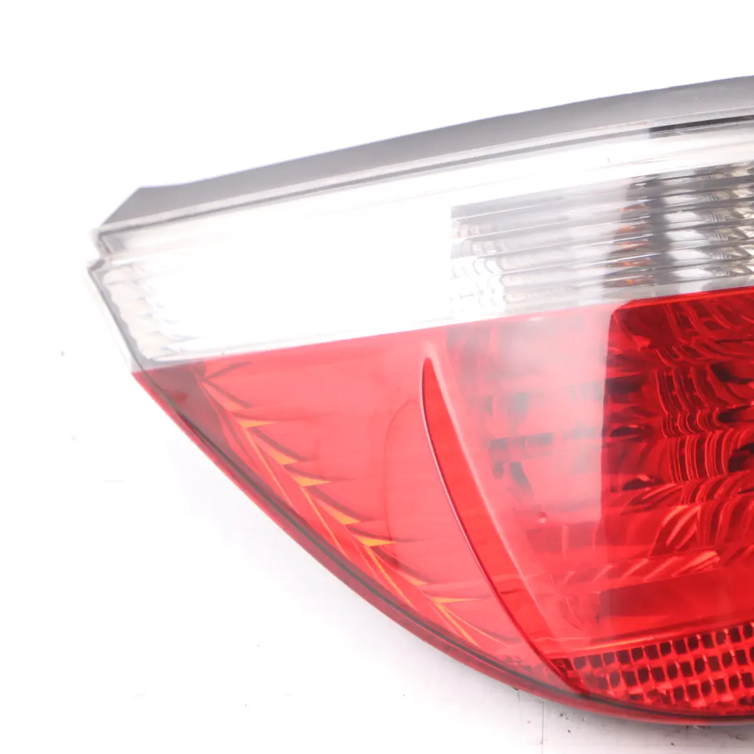 Lewa Tylna Lampa Lewy Tył do BMW E60 o numerze 7165737 BMW E60 Lewa Tylna Lampa Lewy Tył - SKU 7165737-1 - Numer Części 7165737