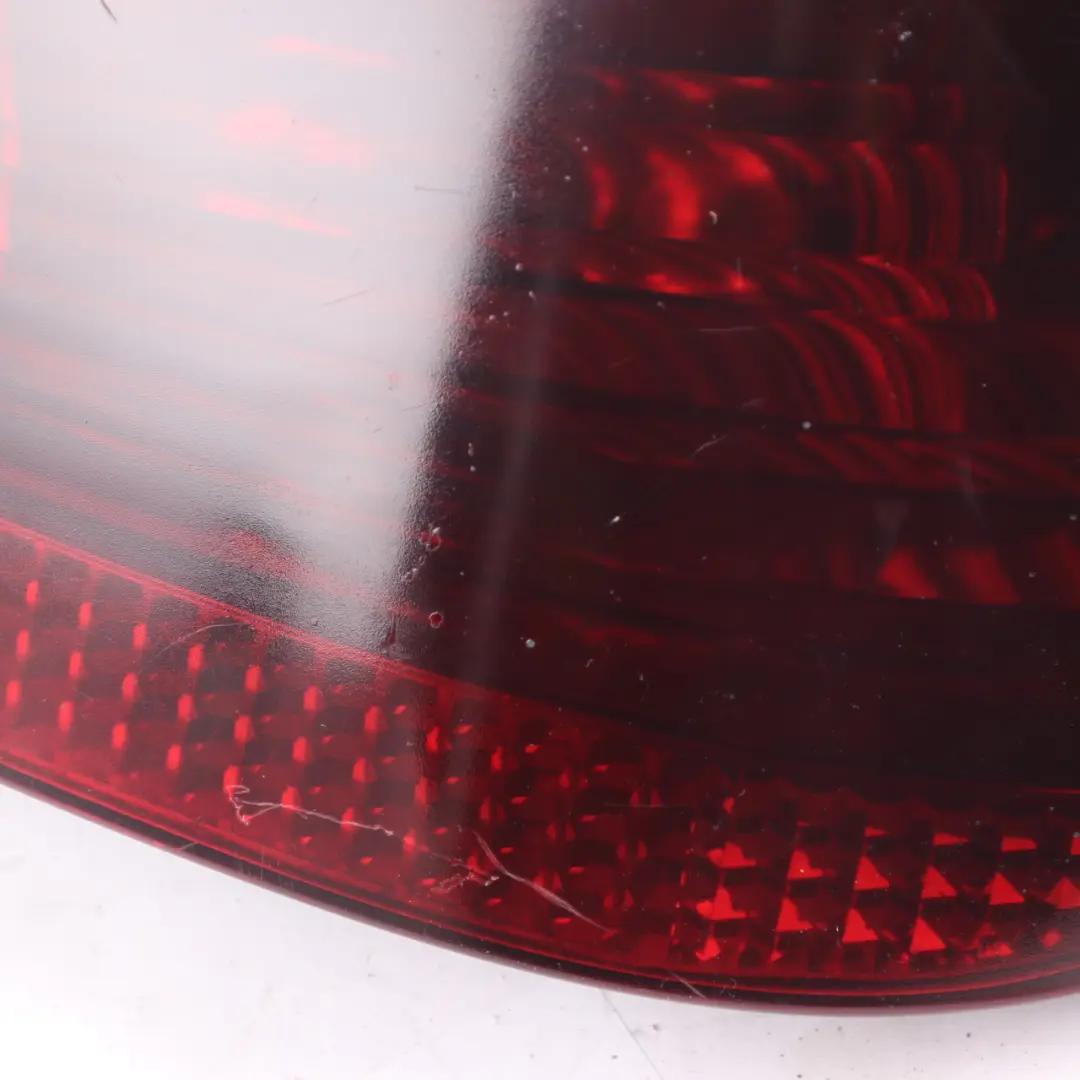 BMW E60 Rückleuchte Rücklicht Rücklicht Rechts außen Seitenteil Getönt - SKU 7165738-2 - Teilenummer 7165738