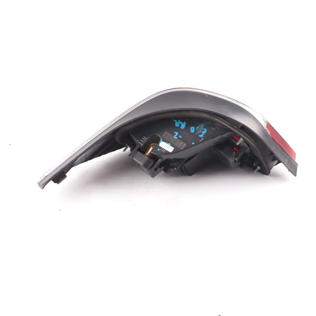 Lámpara trasera Luz Panel lateral derecho Tintado para BMW E60 con número de pieza 7165738 BMW E60 Lámpara trasera Luz Panel lateral derecho Tintado - SKU 7165738-2 - Número de pieza 7165738