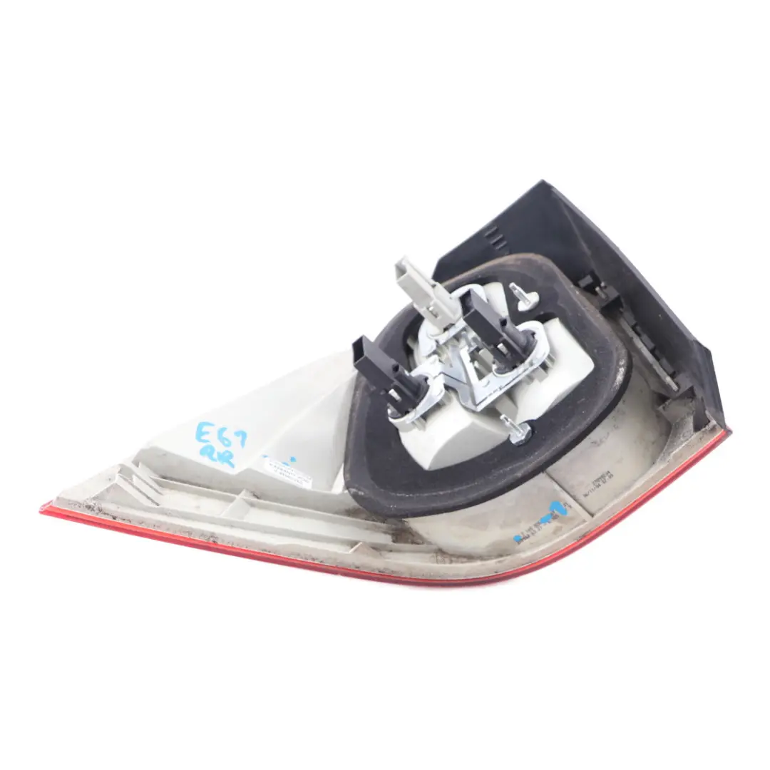 Lampa Tylna Prawa Biała Panel Boczny 6925892 do BMW E61 o numerze 7165826 BMW E61 Lampa Tylna Prawa Biała Panel Boczny 6925892 - SKU 7165826-1 - Numer Części 7165826