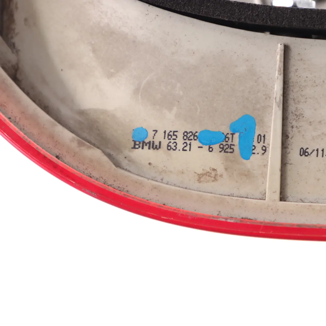 Light White Lamp Right O/S Side Panel Tail Light 6925892 to BMW E61 Rear with Part number 7165826 BMW E61 Rear Light White Lamp Right O/S Side Panel Tail Light 6925892 - SKU 7165826-1 - Part number 7165826