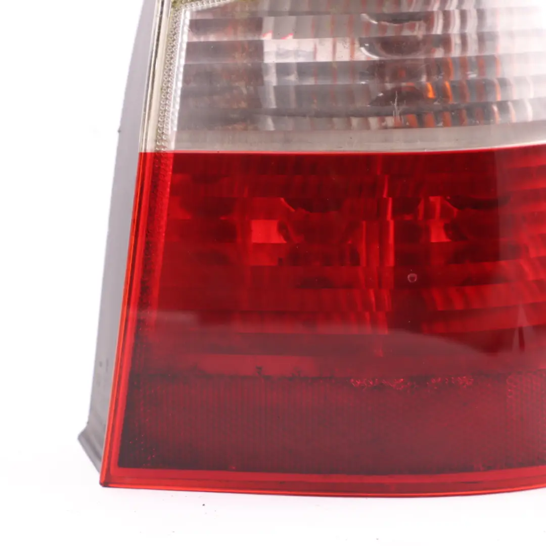 Fanale Posteriore Bianco Destro Pannello Laterale 6925892 per BMW E61 con numero di parte 7165826 BMW E61 Fanale Posteriore Bianco Destro Pannello Laterale 6925892 - SKU 7165826-1 - Numero di parte 7165826
