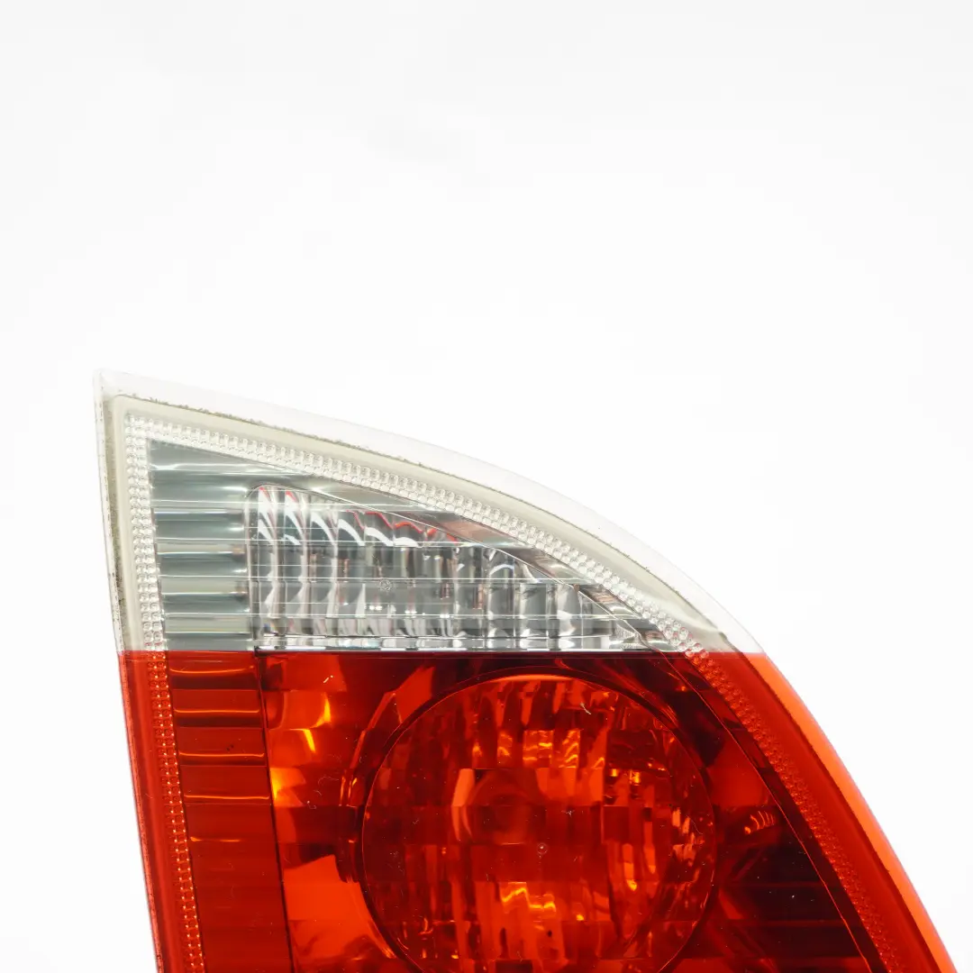 Feu Arrière Gauche Couvercle De Coffre pour BMW E61 Touring à propos du numéro de pièce 7165829 BMW E61 Touring Feu Arrière Gauche Couvercle De Coffre - SKU 7165829-1 - Numéro de pièce 7165829