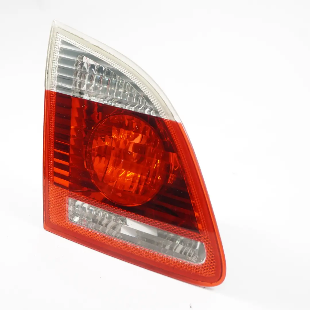 Luz Trasera Izquierda En Tapa Maletero Porton Trasero para BMW E61 Touring con número de pieza 7165829 BMW E61 Touring Luz Trasera Izquierda En Tapa Maletero Porton Trasero - SKU 7165829-1 - Número de pieza 7165829