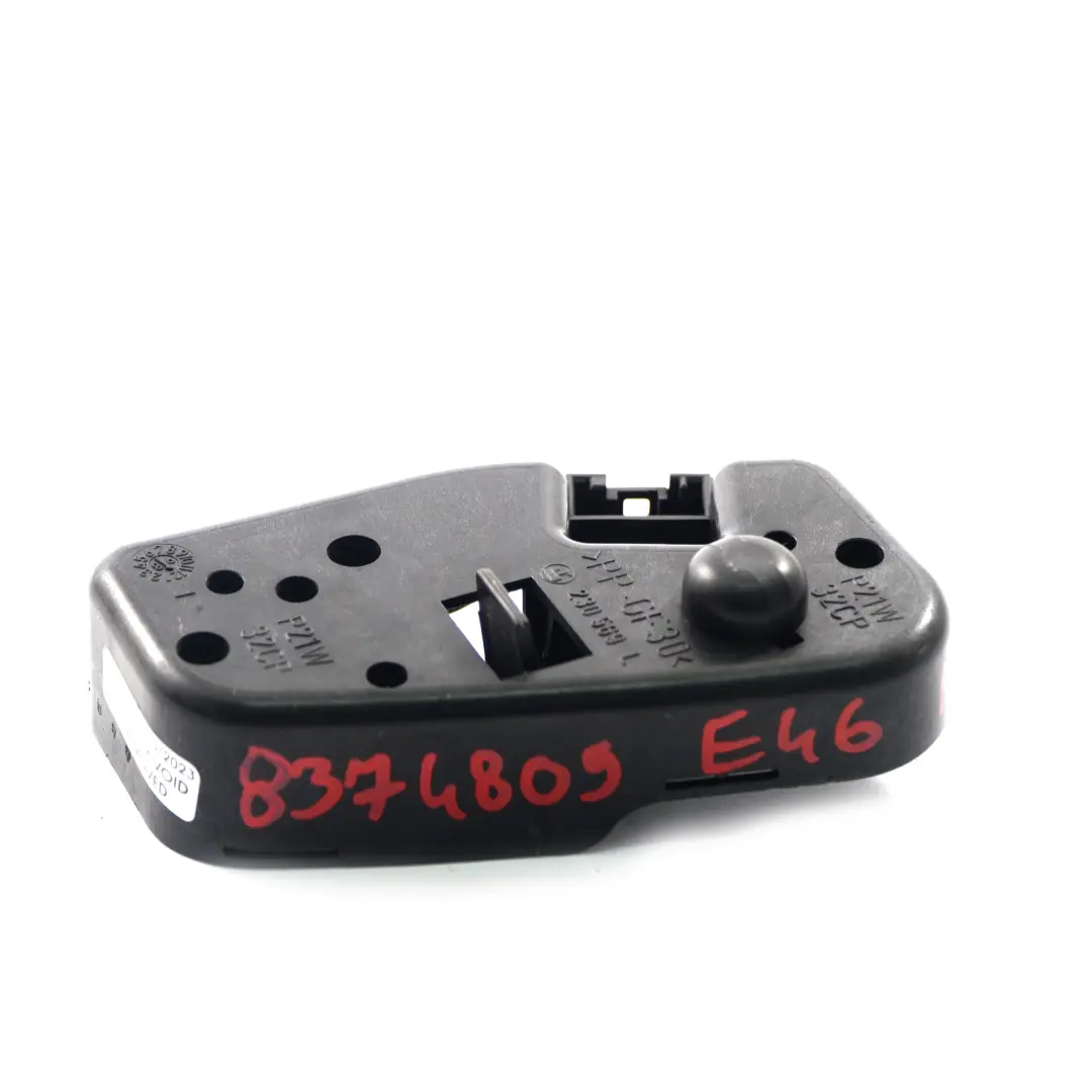 Support d'Ampoule Arrière Gauche Coffre Hayon Douille pour BMW E46 à propos du numéro de pièce 7165843 BMW E46 Support d'Ampoule Arrière Gauche Coffre Hayon Douille - SKU 7165843 - Numéro de pièce 7165843