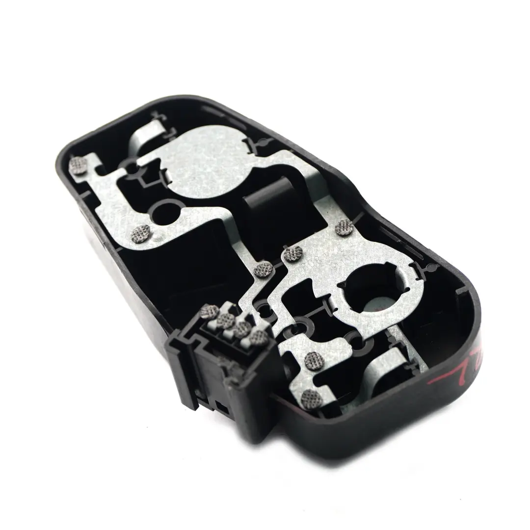 Glühbirnen halter hinten links Heck klappe Lampen fassung für BMW E46 mit Teilenummer 7165843 BMW E46 Glühbirnen halter hinten links Heck klappe Lampen fassung - SKU 7165843 - Teilenummer 7165843