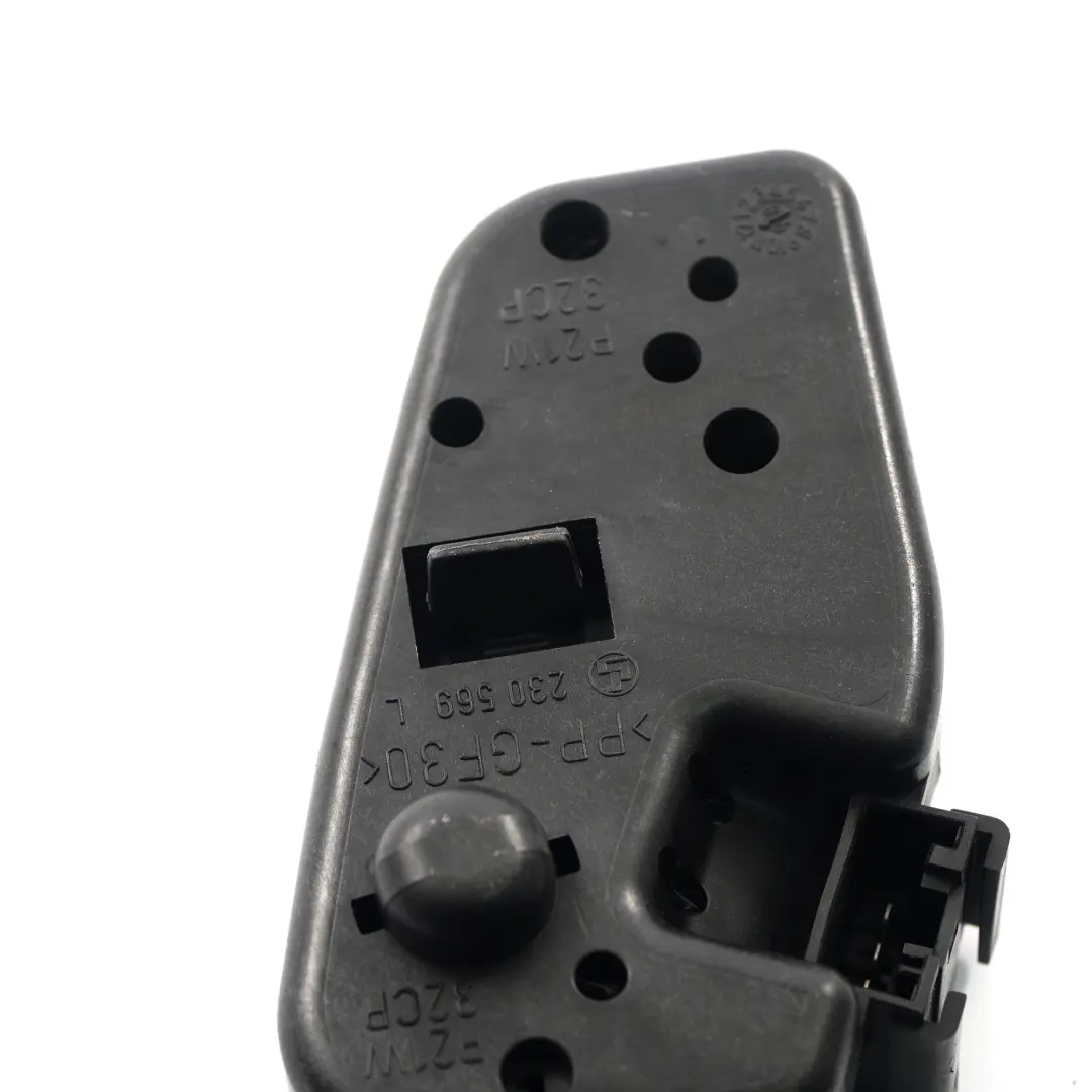 Portalámparas Trasero Izquierdo Maletero Portón Enchufe para BMW E46 con número de pieza 7165843 BMW E46 Portalámparas Trasero Izquierdo Maletero Portón Enchufe - SKU 7165843 - Número de pieza 7165843