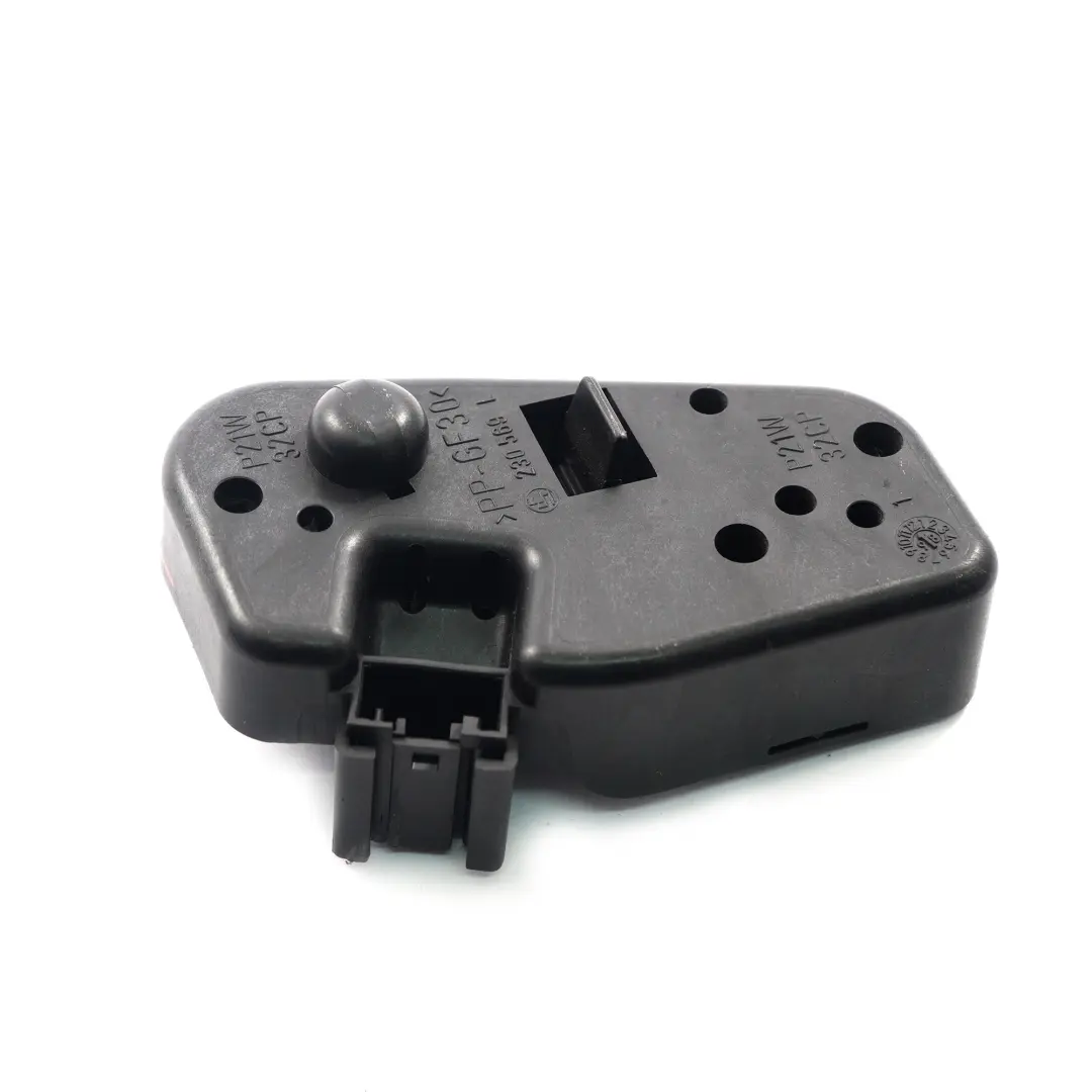 Support d'Ampoule Arrière Gauche Coffre Hayon Douille pour BMW E46 à propos du numéro de pièce 7165843 BMW E46 Support d'Ampoule Arrière Gauche Coffre Hayon Douille - SKU 7165843 - Numéro de pièce 7165843