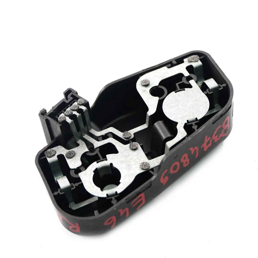 Glühbirnen halter hinten links Heck klappe Lampen fassung für BMW E46 mit Teilenummer 7165843 BMW E46 Glühbirnen halter hinten links Heck klappe Lampen fassung - SKU 7165843 - Teilenummer 7165843