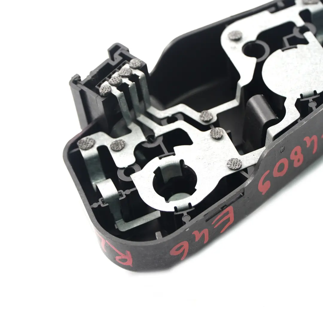 Glühbirnen halter hinten links Heck klappe Lampen fassung für BMW E46 mit Teilenummer 7165843 BMW E46 Glühbirnen halter hinten links Heck klappe Lampen fassung - SKU 7165843 - Teilenummer 7165843