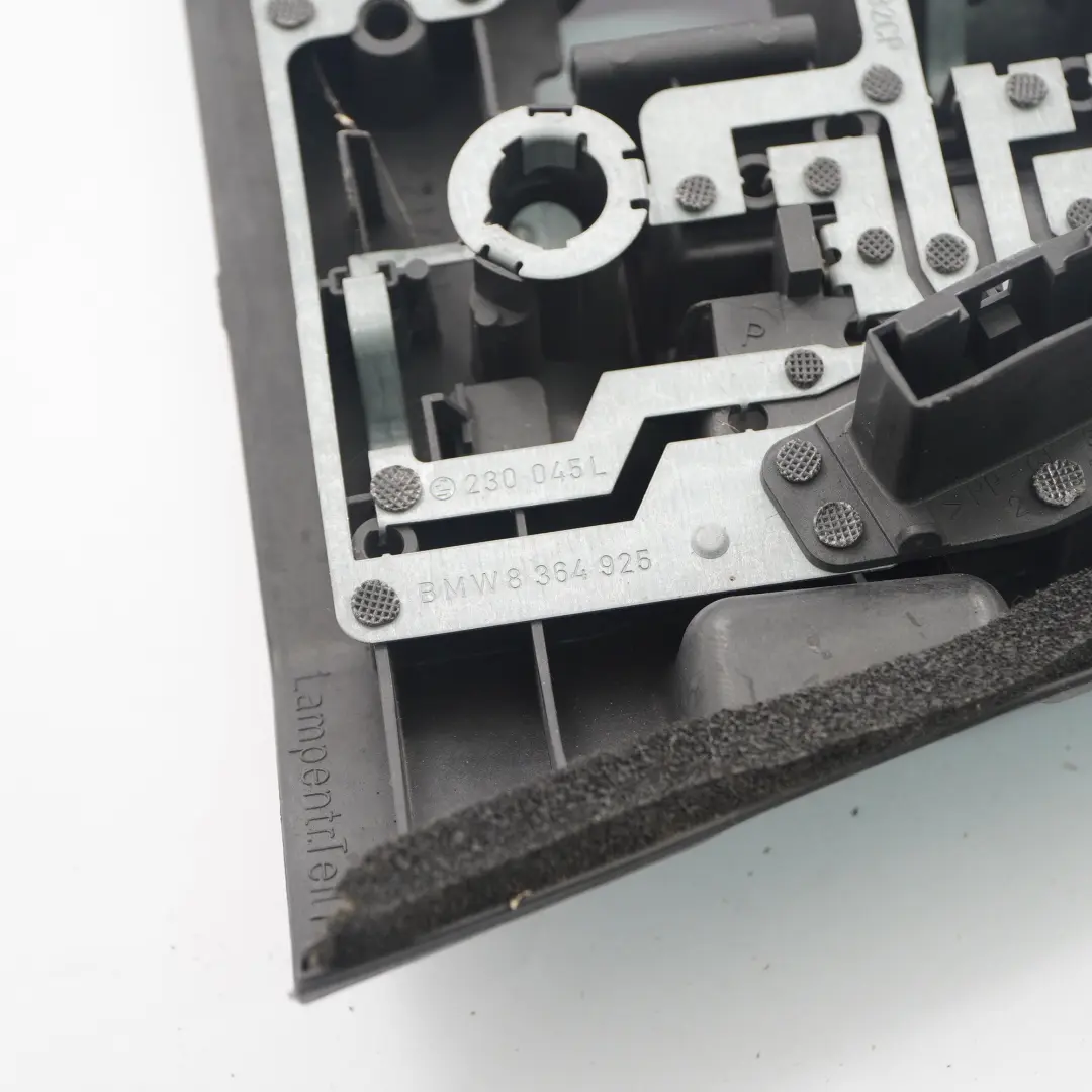 Portalámparas Trasero Izquierdo Lado Lámpara Enchufe 8364925 para BMW E46 Berlina con número de pieza 7165955 BMW E46 Berlina Portalámparas Trasero Izquierdo Lado Lámpara Enchufe 8364925 - SKU 7165955 - Número de pieza 7165955