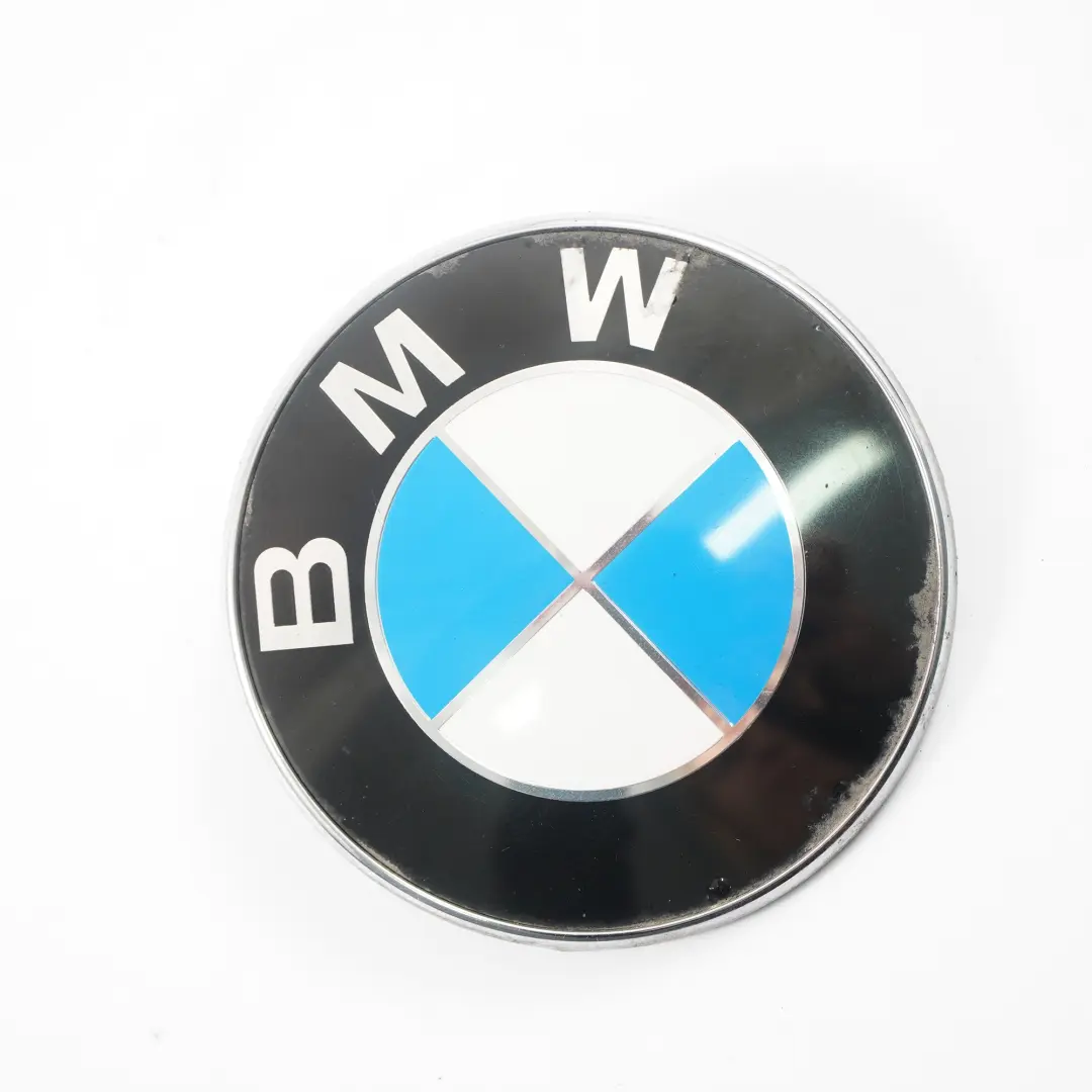 Kofferraum Kofferraumdeckel Heckklappe Emblem Logo für BMW E91 Touring mit Teilenummer 7166076 BMW E91 Touring Kofferraum Kofferraumdeckel Heckklappe Emblem Logo - SKU 7166076 - Teilenummer 7166076