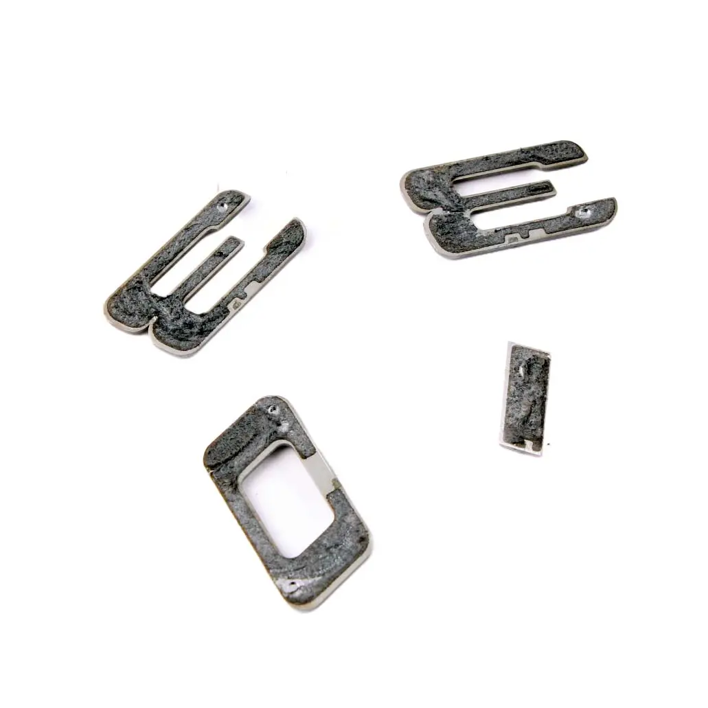 Tapa maletero Adherido BMW E92 E93 330i Emblema del portón trasero para con número de pieza 7166214 Tapa maletero Adherido BMW E92 E93 330i Emblema del portón trasero - SKU 7166214 - Número de pieza 7166214