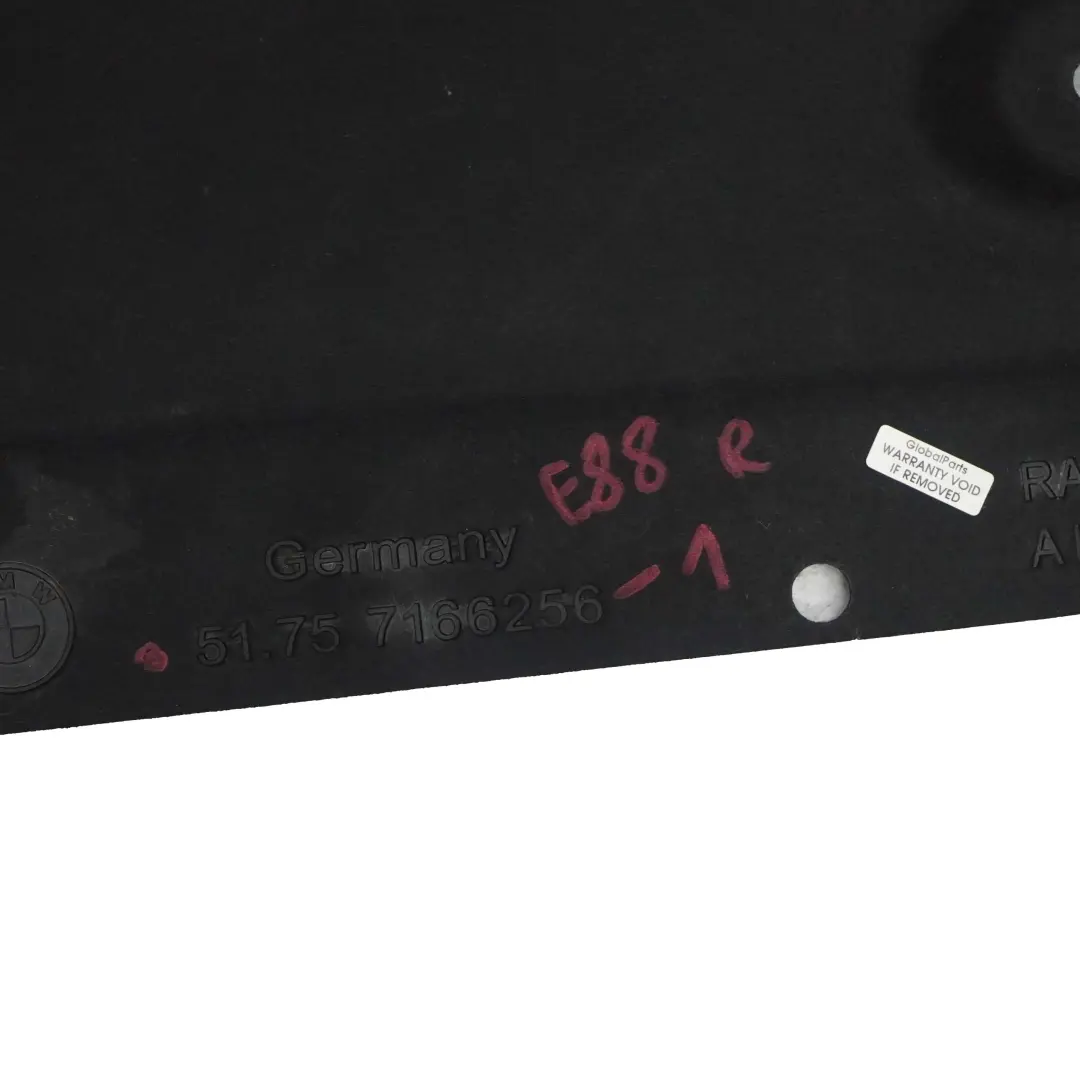 Panneau d'habillage de bas de caisse droit pour BMW E88 Cabrio à propos du numéro de pièce 7166256 BMW E88 Cabrio Panneau d'habillage de bas de caisse droit - SKU 7166256-1 - Numéro de pièce 7166256