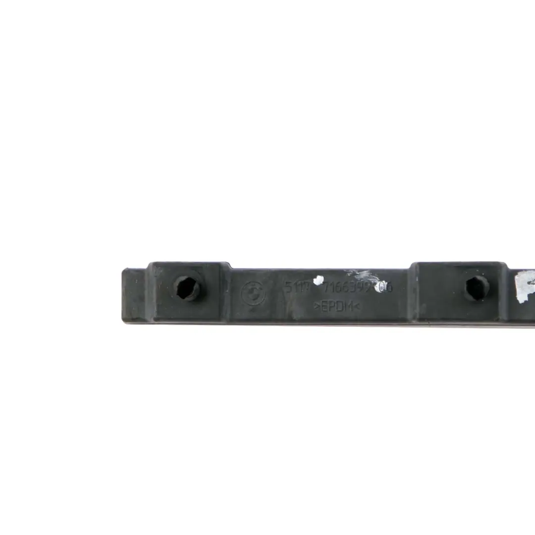 Tapa del Compartimento Superior Abatible Tope para BMW E88 F23 con número de pieza 7166399 BMW E88 F23 Tapa del Compartimento Superior Abatible Tope - SKU 7166399 - Número de pieza 7166399