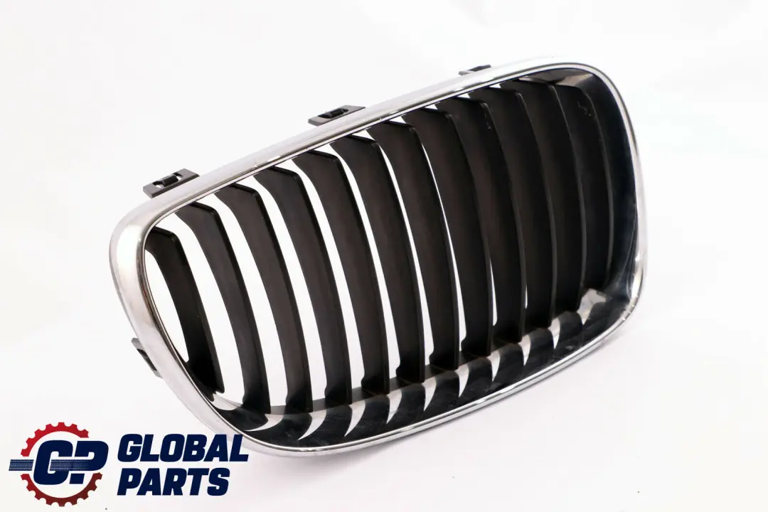 Parrilla Cromada Marco Derecho para BMW E81 E82 E87 LCI E88 con número de pieza 7166440 BMW E81 E82 E87 LCI E88 Parrilla Cromada Marco Derecho - SKU 7166440 - Número de pieza 7166440