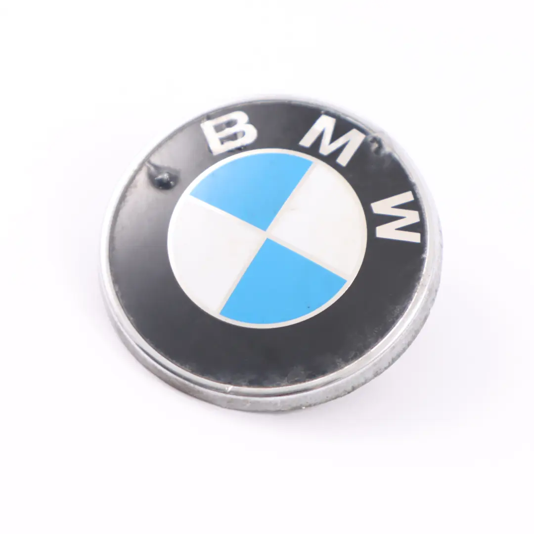 Emblemat Logo Znaczek Klapy Bagażnika Tył do BMW E82 E88 o numerze 7166445 BMW E82 E88 Emblemat Logo Znaczek Klapy Bagażnika Tył - SKU 7166445-3 - Numer Części 7166445