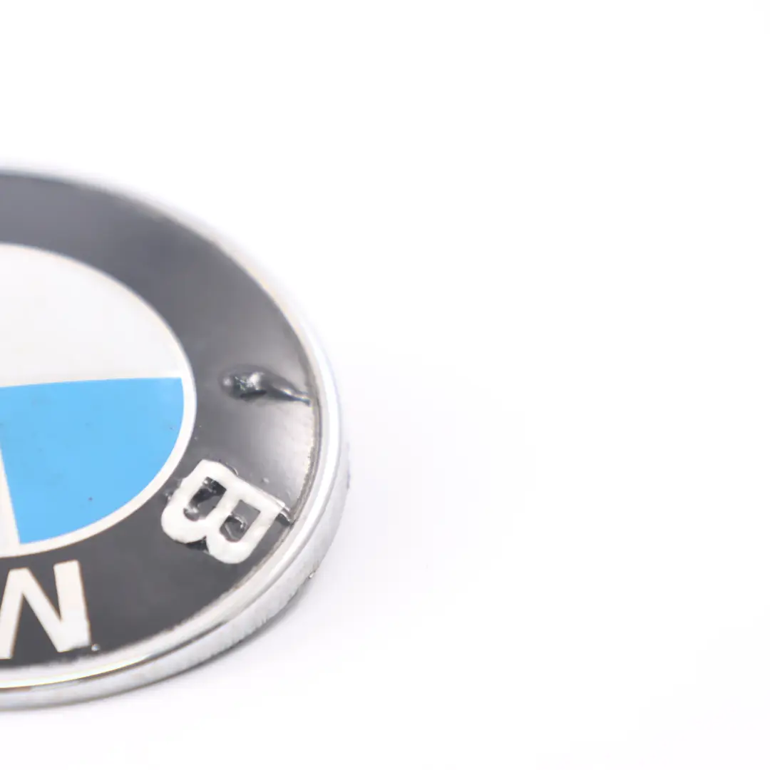 Emblemat Logo Znaczek Klapy Bagażnika Tył do BMW E82 E88 o numerze 7166445 BMW E82 E88 Emblemat Logo Znaczek Klapy Bagażnika Tył - SKU 7166445-3 - Numer Części 7166445