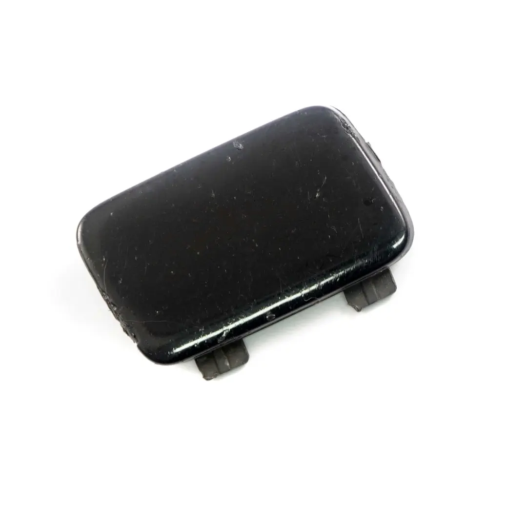 Sportello Gancio Traino Paraurti Anteriore Nero per BMW 1 Series E81 E87 LCI con numero di parte 7166581 BMW 1 Series E81 E87 LCI Sportello Gancio Traino Paraurti Anteriore Nero - SKU 7166581-SCH - Numero di parte 7166581