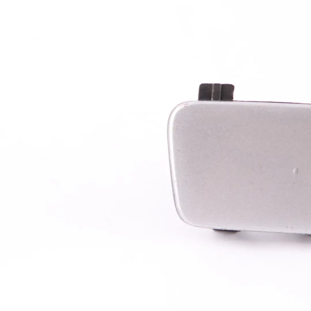 Paraurti Anteriore Occhiello Traino Titansilber Argento 354 per BMW E81 E87 LCI con numero di parte 7166581 BMW E81 E87 LCI Paraurti Anteriore Occhiello Traino Titansilber Argento 354 - SKU 7166581-TS - Numero di parte 7166581