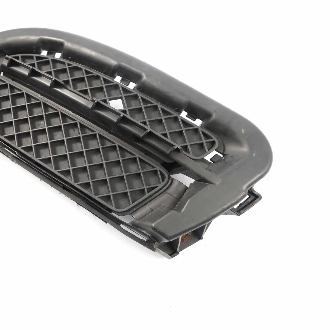 BMW E82 E88 Osłona Kratka Zderzaka Lewa - SKU 7166607-1 - Numer Części 7166607