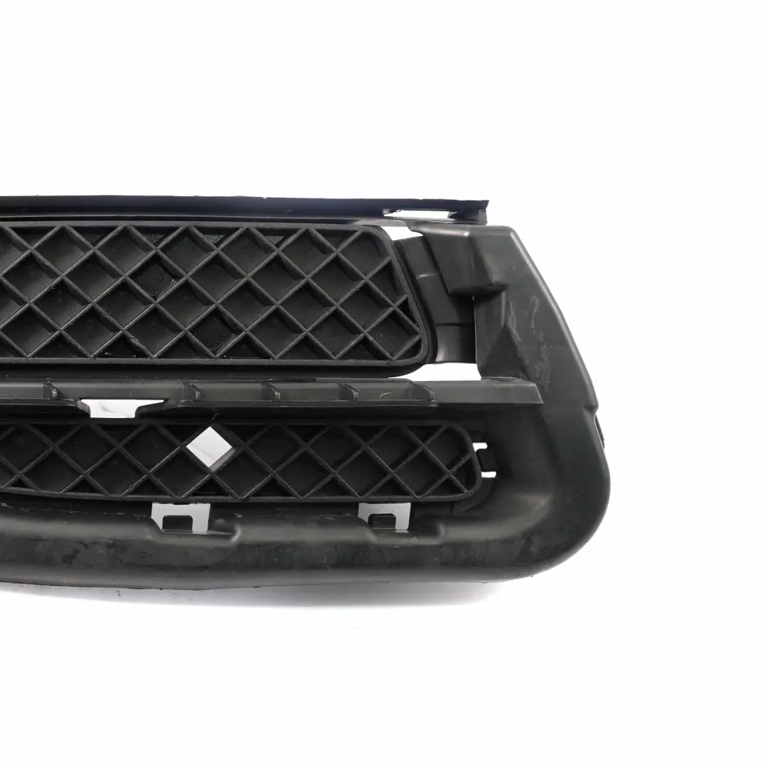 BMW E82 E88 Osłona Kratka Zderzaka Prawa - SKU 7166608 - Numer Części 7166608