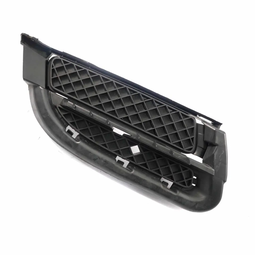 BMW E82 E88 Osłona Kratka Zderzaka Prawa - SKU 7166608 - Numer Części 7166608