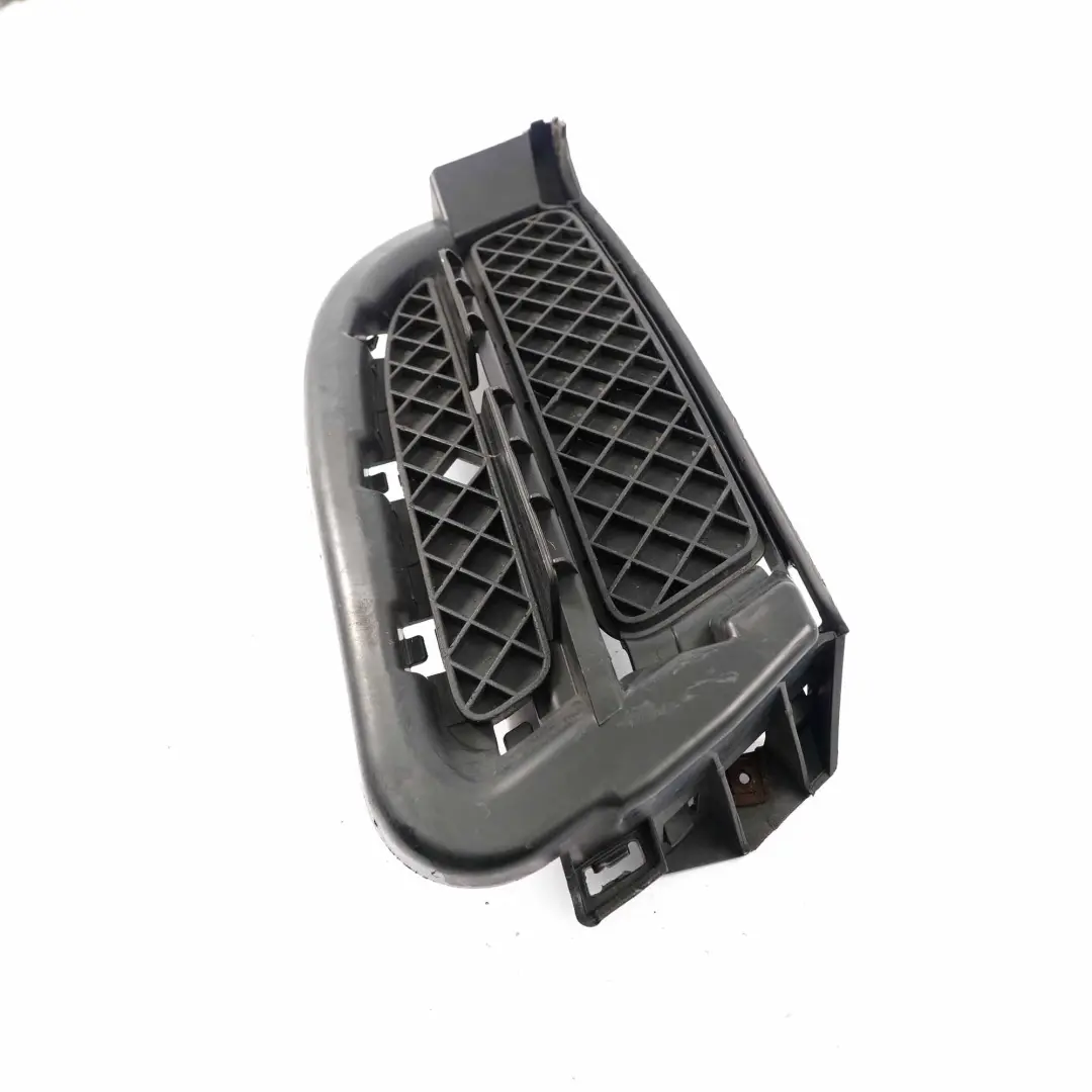 Griglia Paraurti Anteriore Destra Griglia Copertura Pannello per BMW E82 E88 con numero di parte 7166608 BMW E82 E88 Griglia Paraurti Anteriore Destra Griglia Copertura Pannello - SKU 7166608 - Numero di parte 7166608