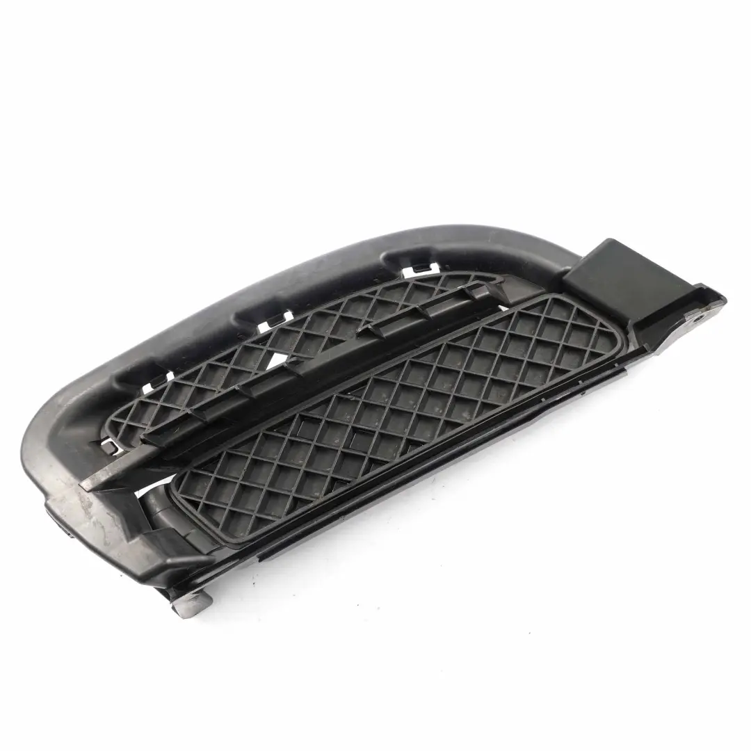 Parachoques Rejilla Delantera Derecha Faro Antiniebla Rejilla Panel para BMW E82 E88 con número de pieza 7166608 BMW E82 E88 Parachoques Rejilla Delantera Derecha Faro Antiniebla Rejilla Panel - SKU 7166608 - Número de pieza 7166608