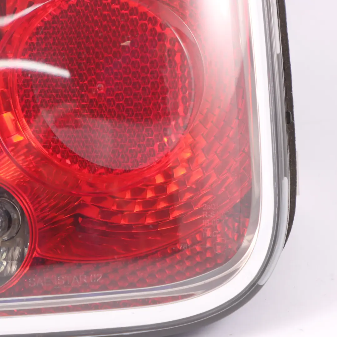 Feu Arrière Droite 6933274 pour Mini Cooper R50 R53 à propos du numéro de pièce 7166956 Mini Cooper R50 R53 Feu Arrière Droite 6933274 - SKU 7166956-1 - Numéro de pièce 7166956