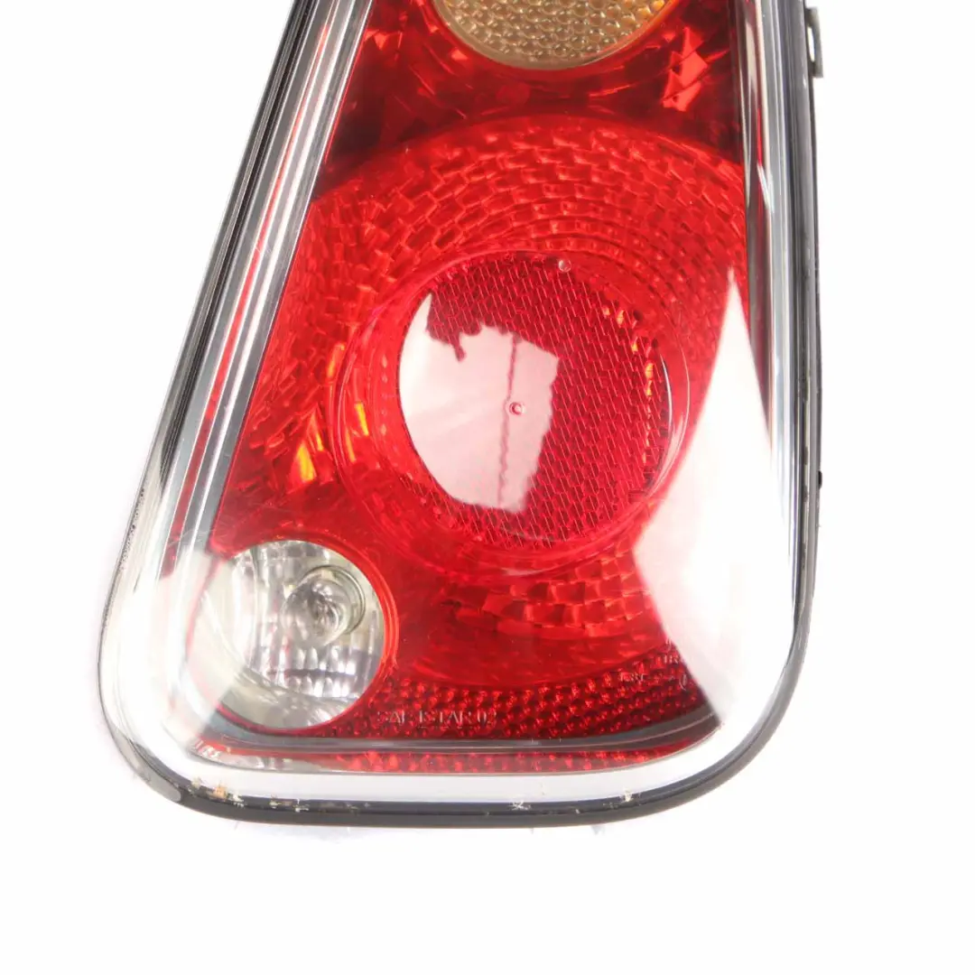 Lamp Mini Cooper One R50 R52 R53 Tail Light White Turn Indicator Right O/S to Rear with Part number 7166958 Rear Lamp Mini Cooper One R50 R52 R53 Tail Light White Turn Indicator Right O/S - SKU 7166958-2 - Part number 7166958