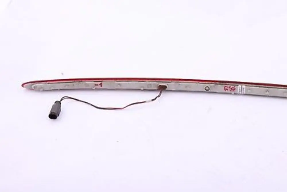Dritte Bremsleuchte rot 89076532 für Mini Clubman R55 mit Teilenummer 7167413 Mini Clubman R55 Dritte Bremsleuchte rot 89076532 - SKU 7167413-1 - Teilenummer 7167413