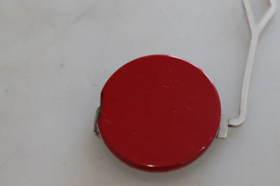 Blende Abschleppöse Chili Red für Mini Clubman R55 mit Teilenummer 7167567 Mini Clubman R55 Blende Abschleppöse Chili Red - SKU 7167567 - Teilenummer 7167567