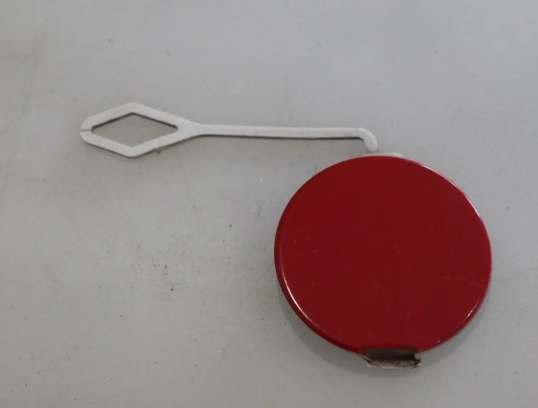 Blende Abschleppöse Chili Red für Mini Clubman R55 mit Teilenummer 7167567 Mini Clubman R55 Blende Abschleppöse Chili Red - SKU 7167567 - Teilenummer 7167567