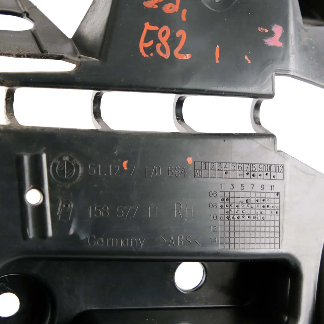 Staffa Paraurti Montaggio Posteriore Destro per BMW E82 E88 Coupe Cabrio con numero di parte 7170664 BMW E82 E88 Coupe Cabrio Staffa Paraurti Montaggio Posteriore Destro - SKU 7170664 - Numero di parte 7170664