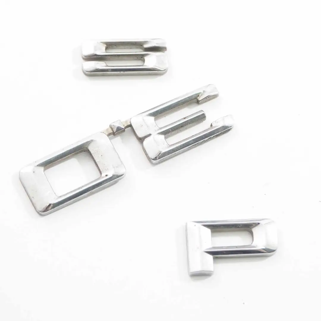 Lettering Emblema Pannello Parafango Anteriore Logo 3.0sd per BMW X5 E70 con numero di parte 7170953 BMW X5 E70 Lettering Emblema Pannello Parafango Anteriore Logo 3.0sd - SKU 7170953 - Numero di parte 7170953