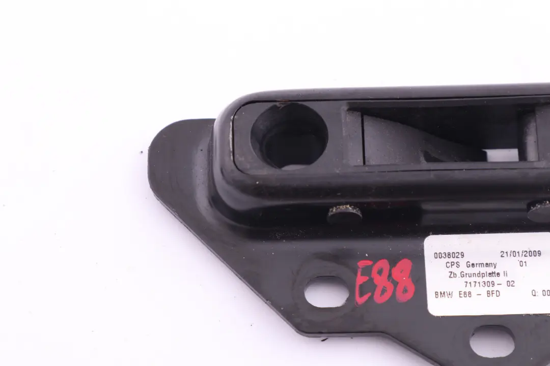 Zamek zatrzask dachu lewy dach do BMW Cabrio E88 o numerze 7171309 BMW Cabrio E88 Zamek zatrzask dachu lewy dach - SKU 7171309 - Numer Części 7171309