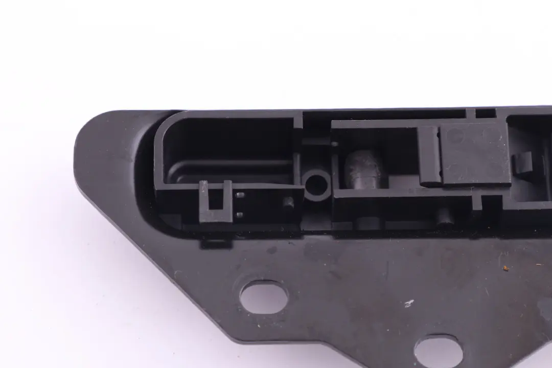 Plegable Techo Convertible Placa Base Izquierda para BMW E88 Cabrio con número de pieza 7171309 BMW E88 Cabrio Plegable Techo Convertible Placa Base Izquierda - SKU 7171309 - Número de pieza 7171309